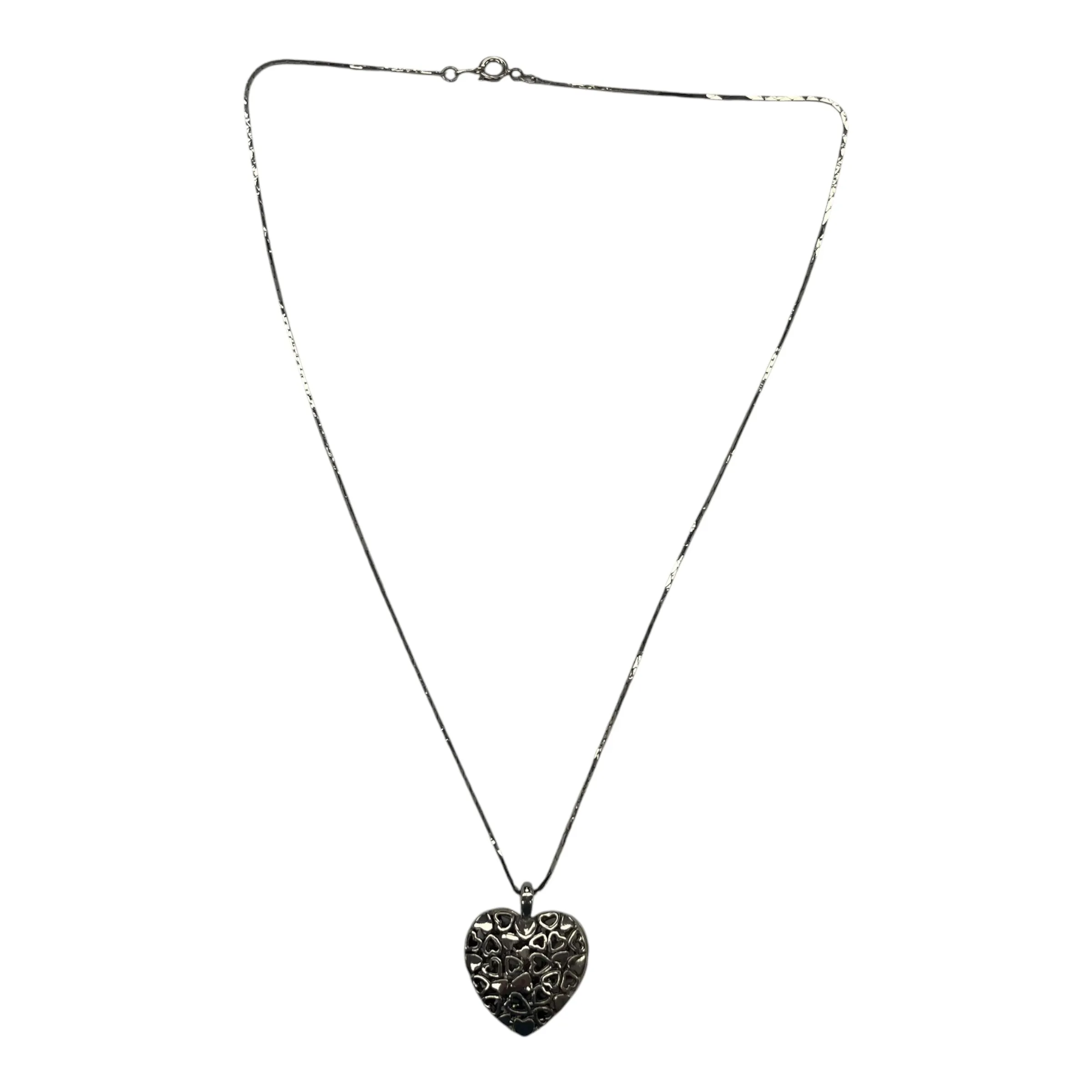 Necklace Charm By Clothes Mentor In Silver