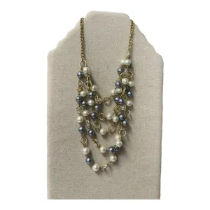 Necklace Layered  In Grey & White